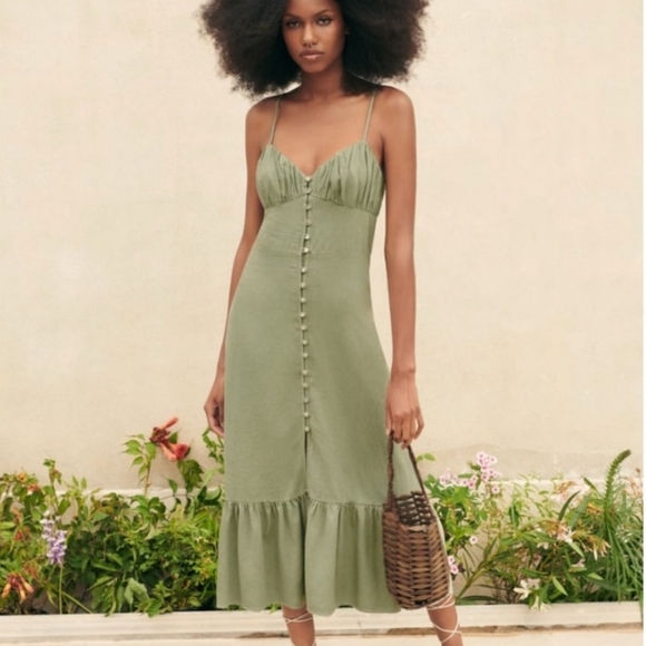 Dresses & Skirts - NWOT Button up midi dress